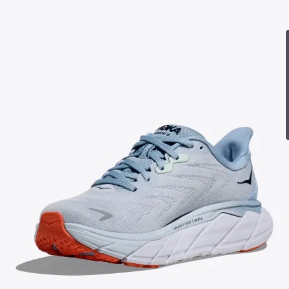 Blue Hoka One One Arahi 6, Size 9